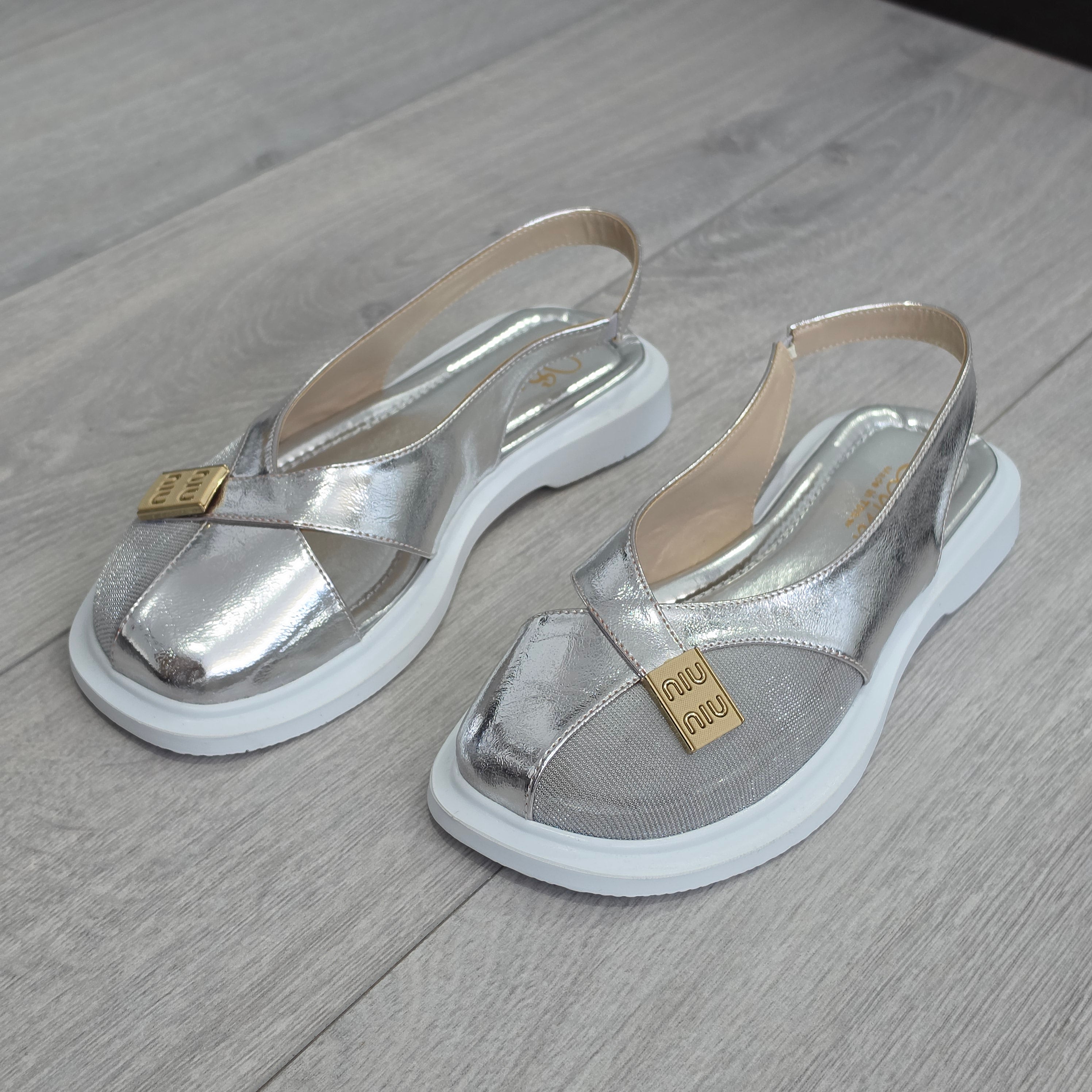 Zatvorene NIU sandale S-26480