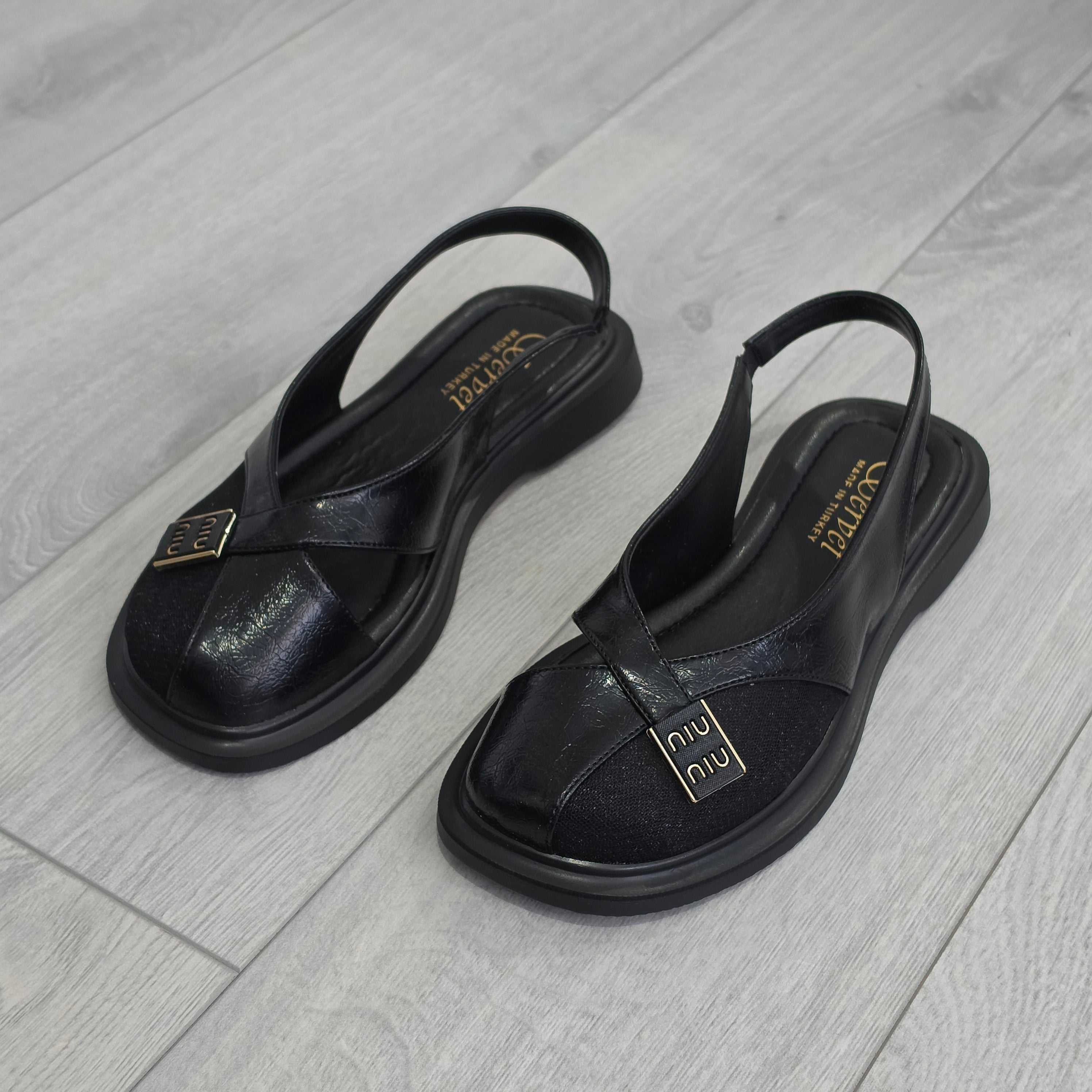Zatvorene NIU sandale S-26480