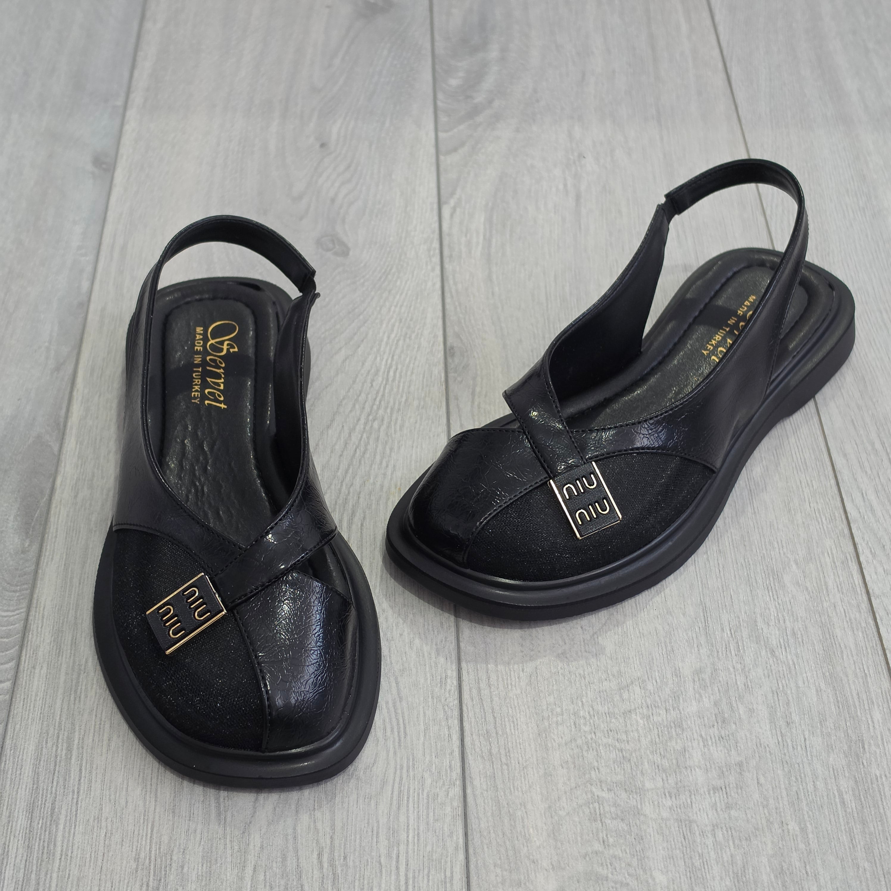 Zatvorene NIU sandale S-26480