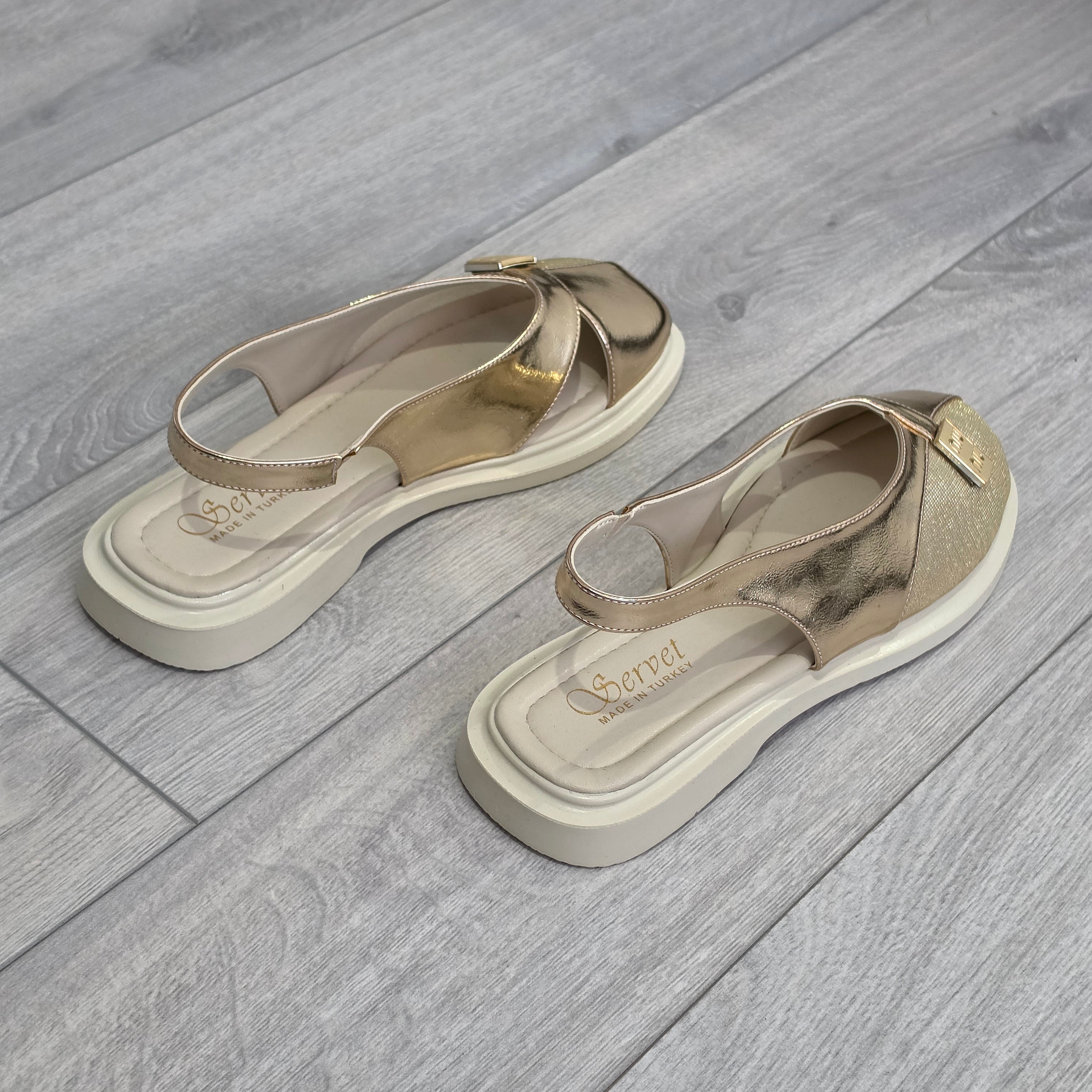 Zatvorene NIU sandale S-26480
